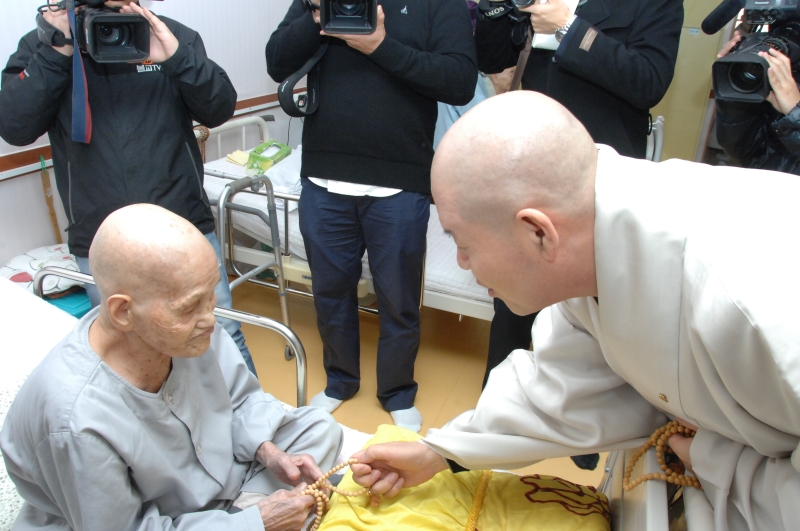2011.12.12_승려복지회 묘희원 방문4
